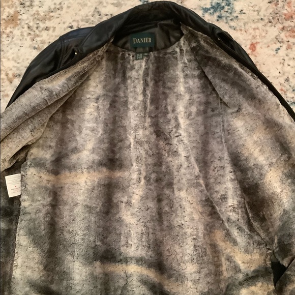 25% Off Black Leather Jacket, Fits M - Picture 8 of 8